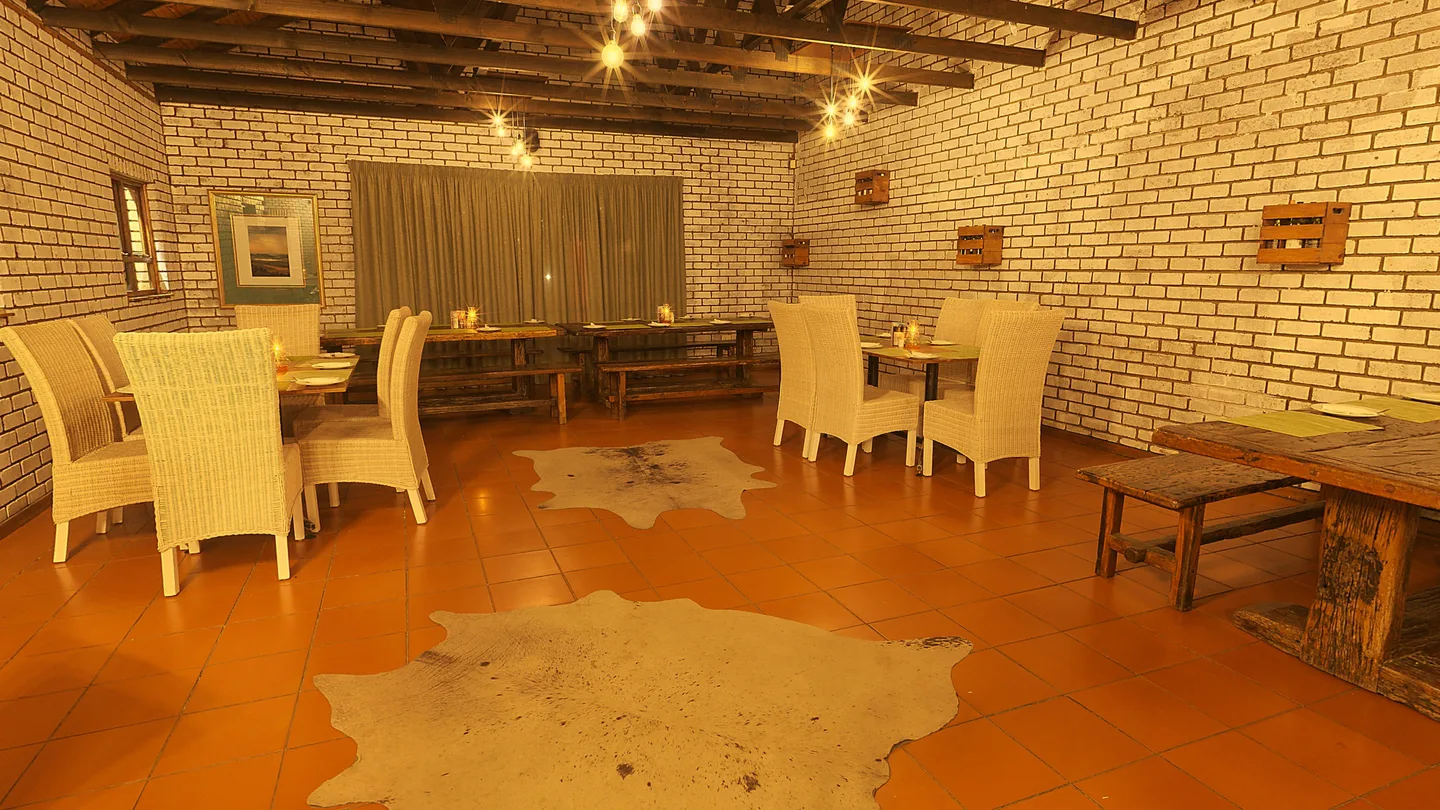 Restaurant Voorbeeld. Klik op een tafel in de ruimte, of kies er een uit de lijst. Je ziet meteen welke tijden nog vrij zijn.