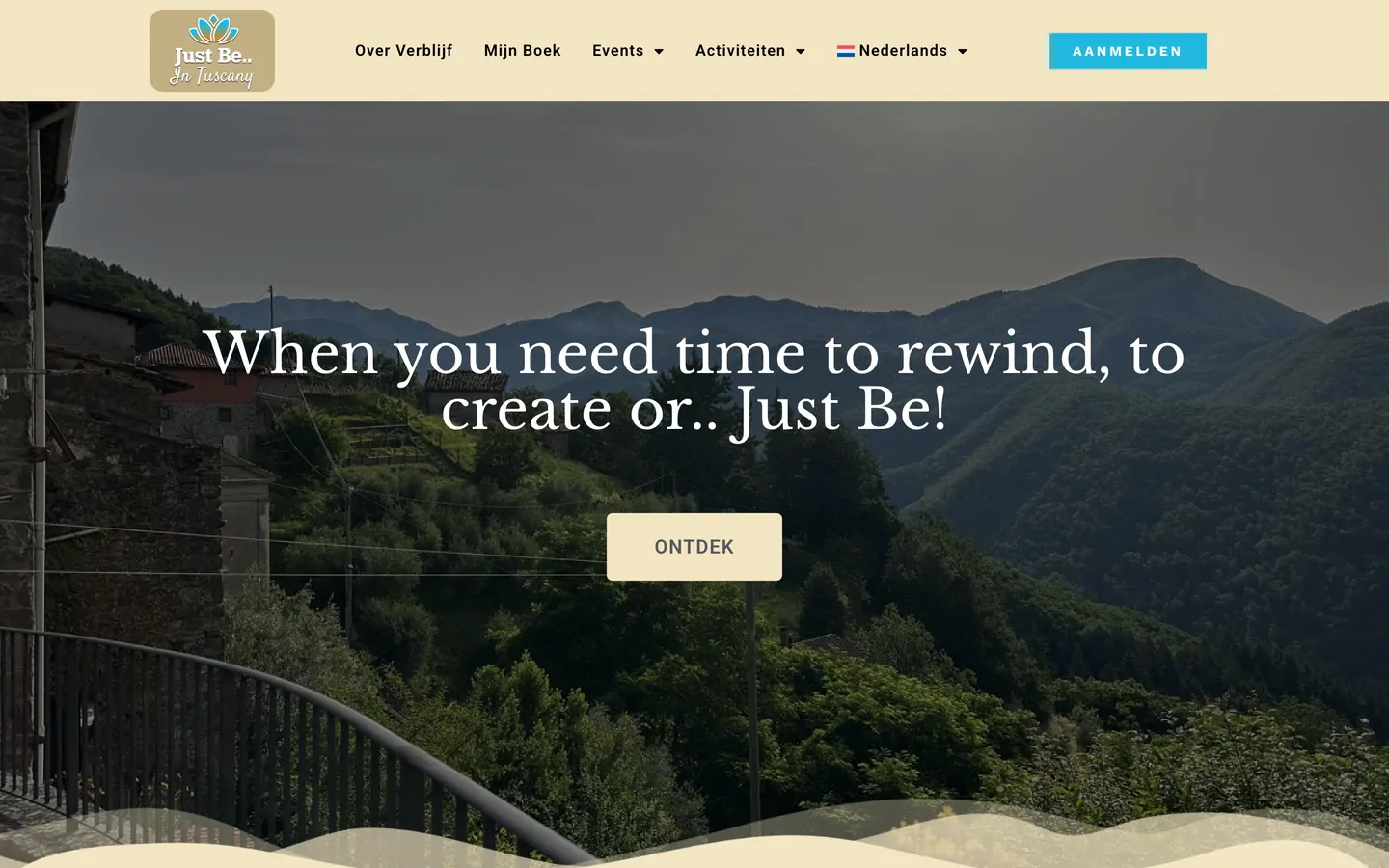 The top of the Just Be In Tuscany website.