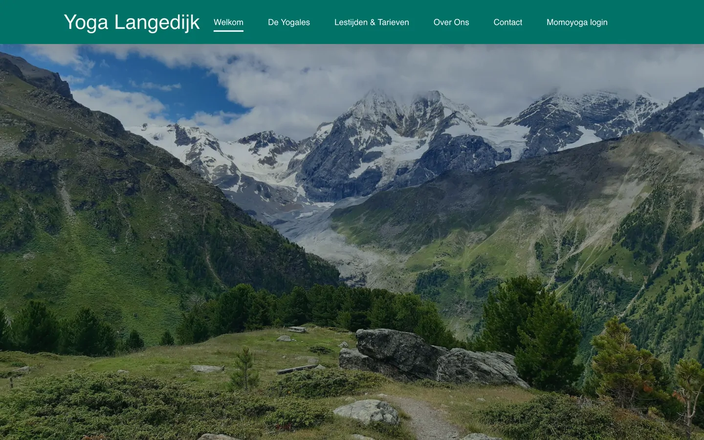 The top of the Yoga Langedijk website.